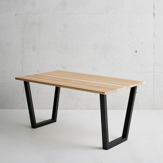Modern Wood Desk, Light Natural Wood Top with Black Metal V-Shaped Legs, Industrial Contemporary Style, 140x70x75 cm
