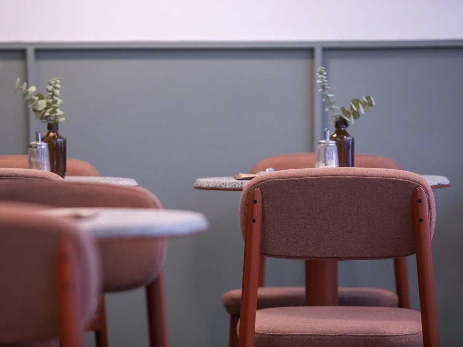 Residence Chair, Stackable Dining Chair with Fabric Upholstery, 77 cm Height, Black (Brick RED)